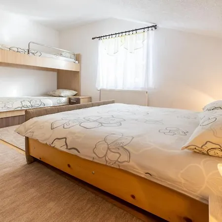 Apartment Rados *