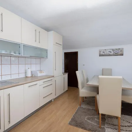 Rados Apartment