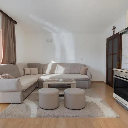 Apartment Rados *